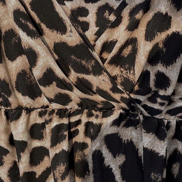 Plus Leopard Print Surplice Neck Split Thigh Long Sleeve Dress - Picture 5 of 5